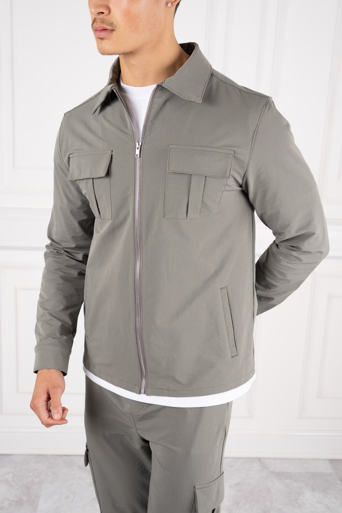 Chaqueta utilitaria Premium Cargo - Gris topo