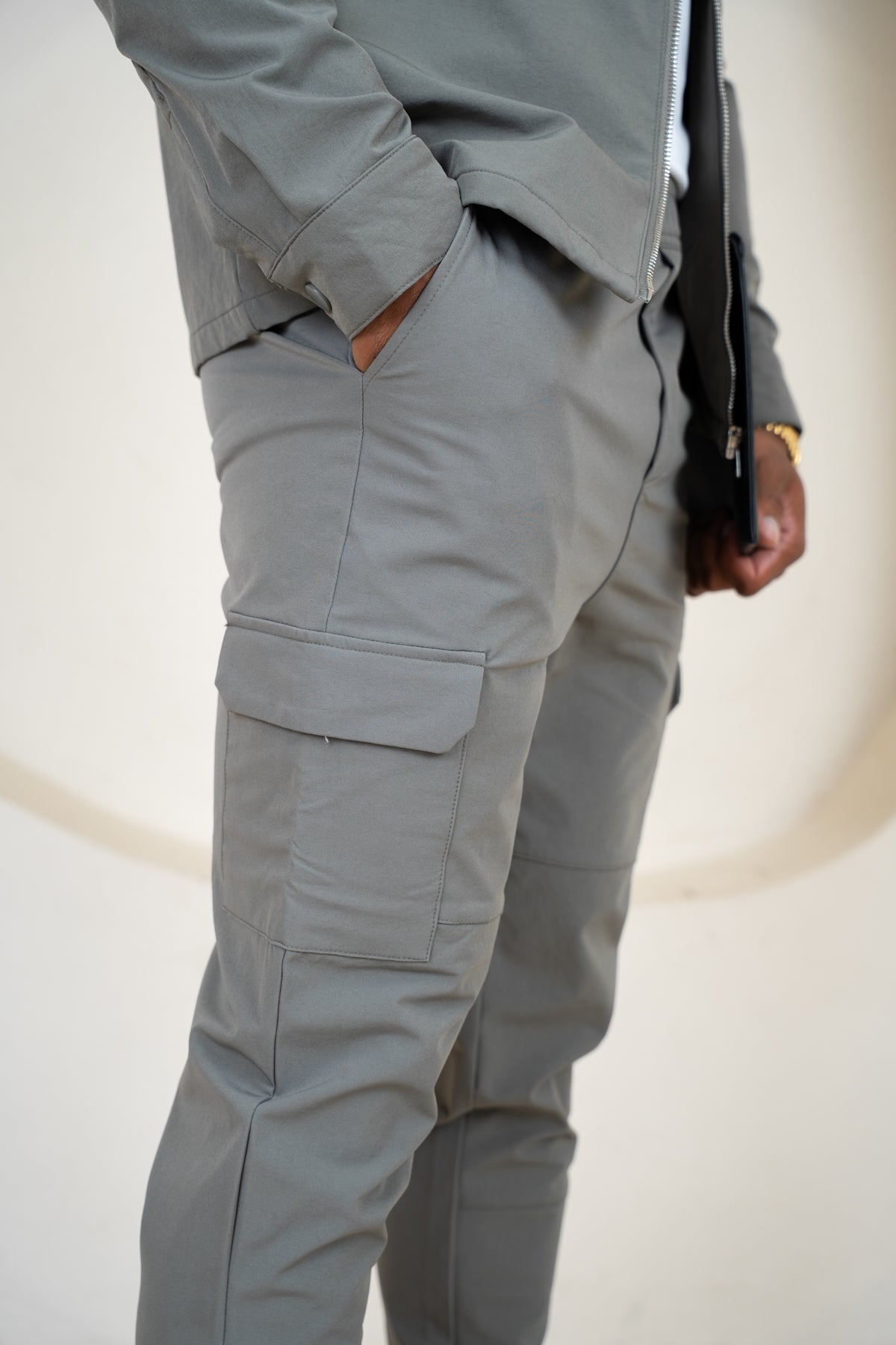 Pantalones cargo Premium Detail V2 - Gris topo